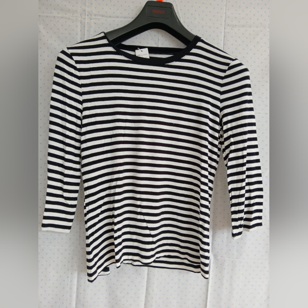 Gap. T-shirt. Striped.